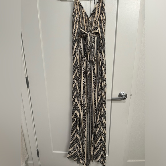 Haltered sun dress from Vici - Picture 3 of 4